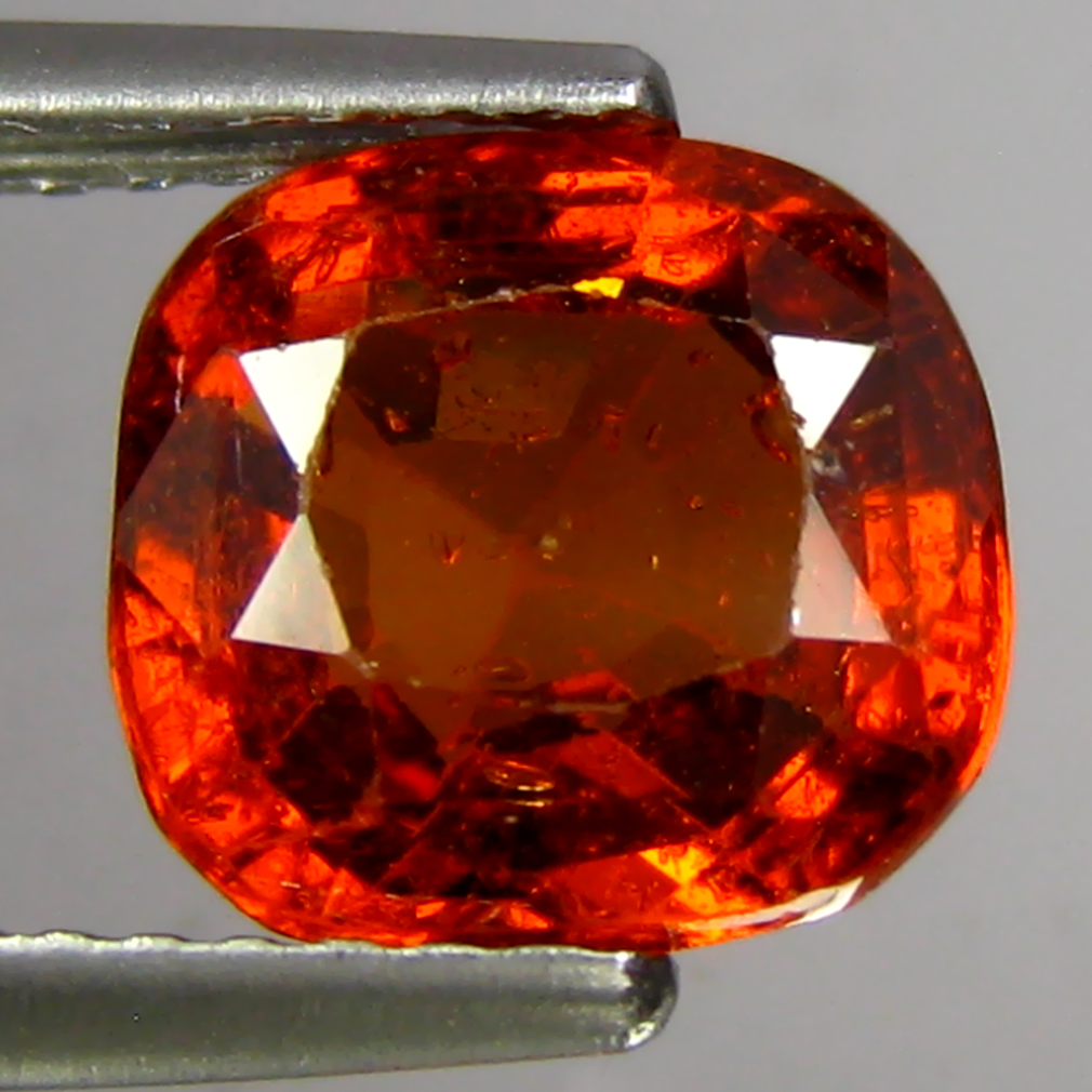 2.63 ct TOP GRADE STUNNING RARE GEMSTONE FANCY ORANGE RED COLOR HESSONITE - Picture 1 of 1